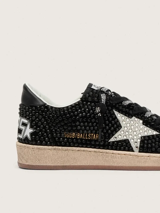 Ball Star en daim noir avec étoile blanche et cristaux Swarovski