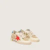 Ball Star Junior en daim beige avec étoile rouge et languette de talon bleu clair