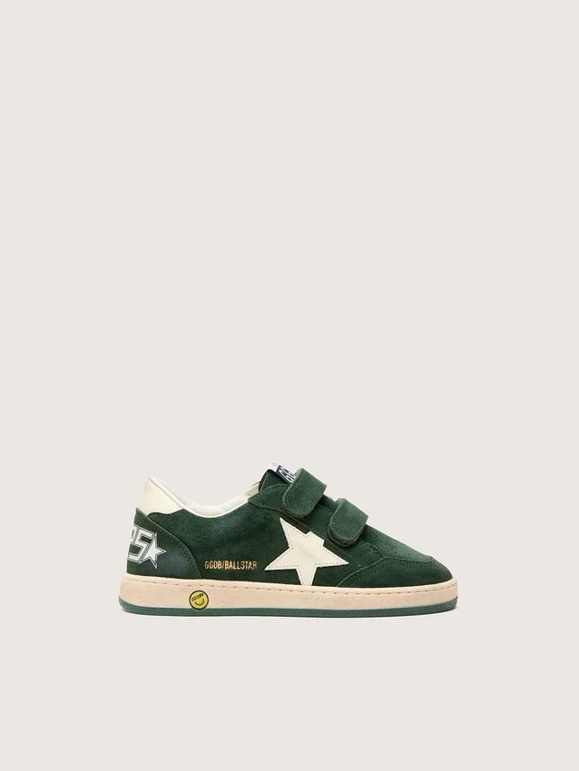 Ball Star Junior en daim vert forêt avec étoile et languette au talon en cuir crème