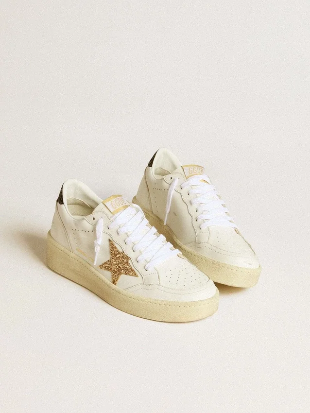 Ball Star pour femme en cuir blanc avec étoile pailletée dorée et languette de talon pailletée noire
