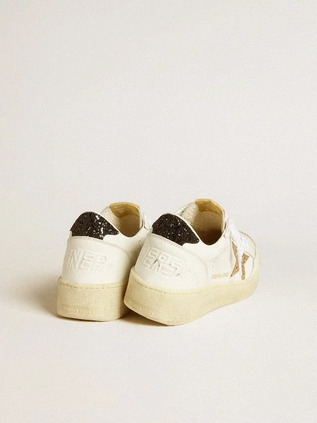 Ball Star pour femme en cuir blanc avec étoile pailletée dorée et languette de talon pailletée noire