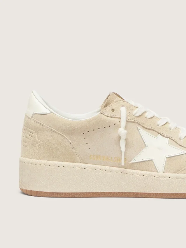 Ball Star pour femme en daim beige avec étoile et languette de talon en cuir blanc