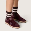 Ball Star pour femme en daim bordeaux avec étoile en cristal et languette de talon en cuir métallisé