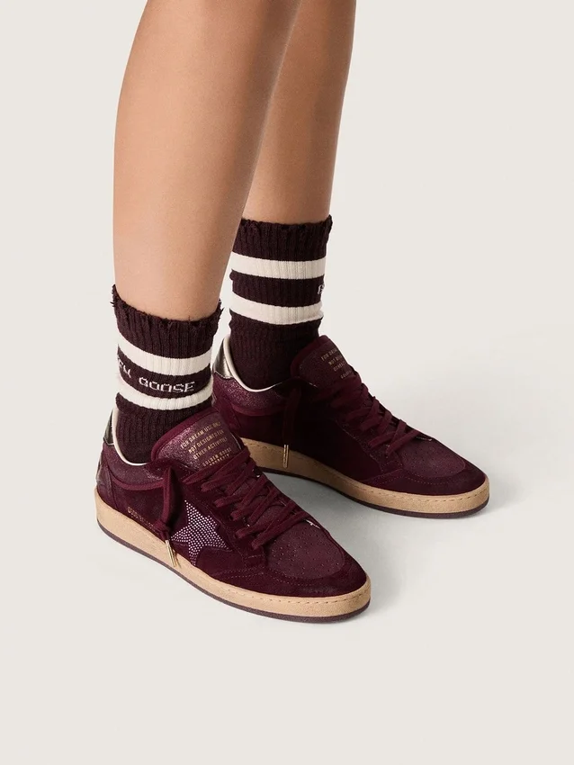 Ball Star pour femme en daim bordeaux avec étoile en cristal et languette de talon en cuir métallisé