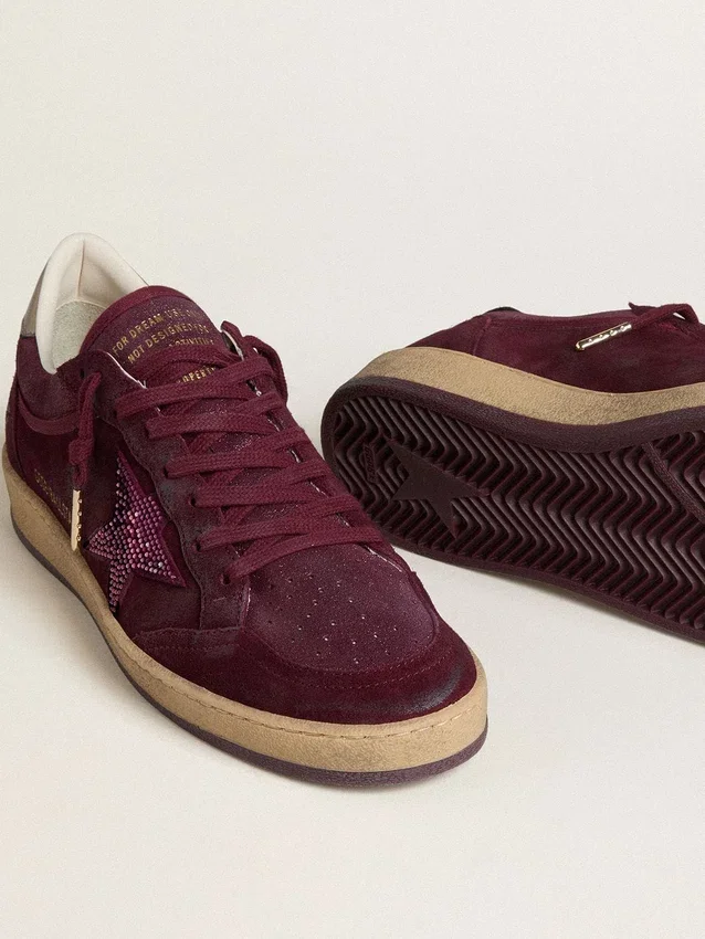 Ball Star pour femme en daim bordeaux avec étoile en cristal et languette de talon en cuir métallisé