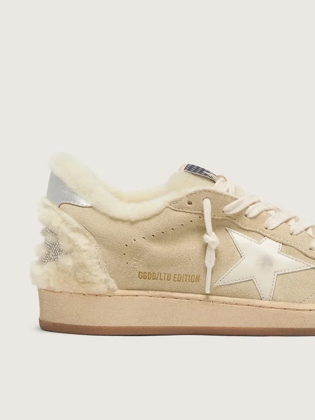Ball Star pour femme en daim et peau de mouton avec étoile en cuir verni blanc