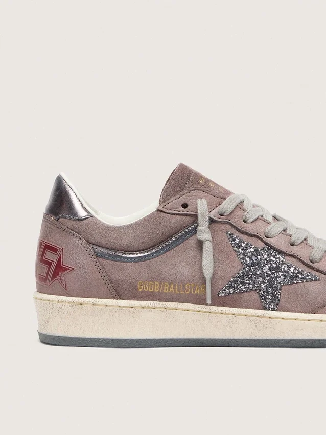 Ball Star pour femme en daim lavande avec étoile pailletée argentée et languette de talon en cuir laminé