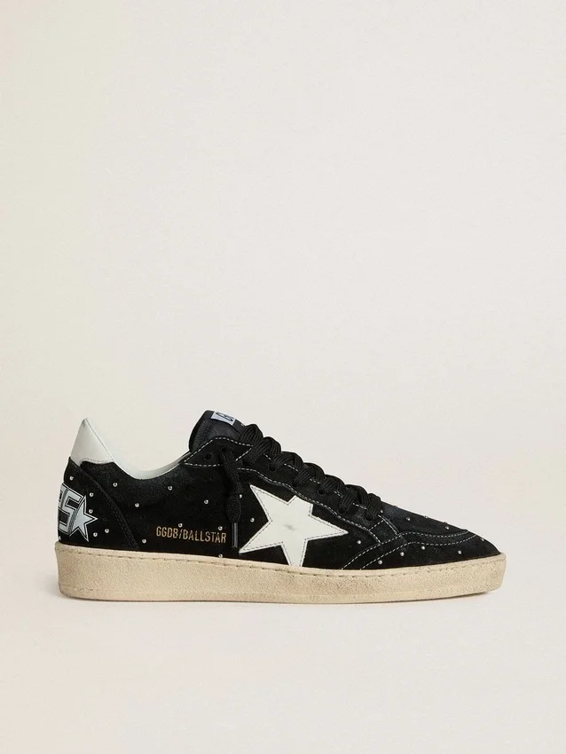 Ball Star pour femme en daim noir avec clous et étoile en cuir blanc