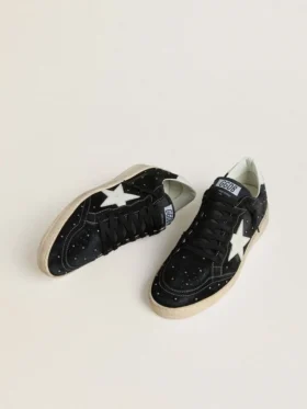 Ball Star pour femme en daim noir avec clous et étoile en cuir blanc