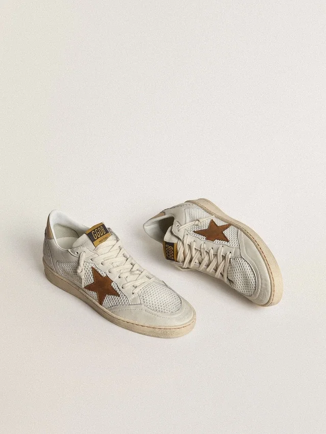 Ball Star pour femme en nappa blanc et maille, avec étoile en nubuck couleur tabac et languette de talon beige