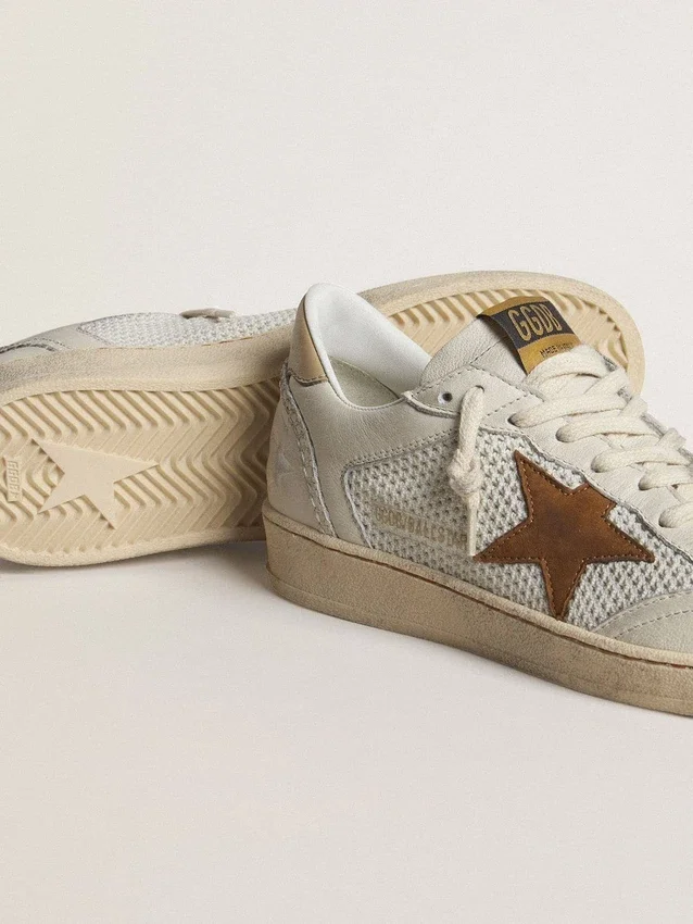 Ball Star pour femme en nappa blanc et maille, avec étoile en nubuck couleur tabac et languette de talon beige