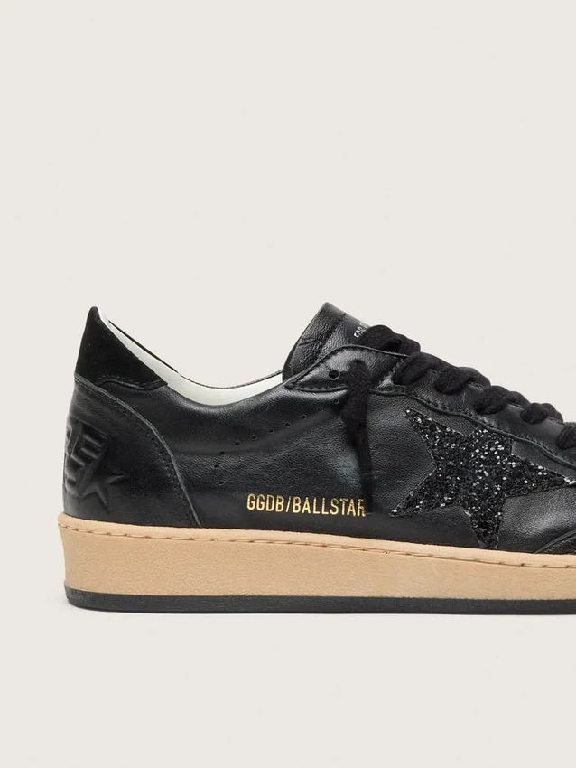 Ball Star pour femme en nappa noir avec étoile pailletée noire et languette de talon en daim