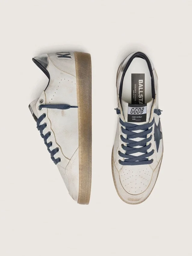 Ball Star pour homme en cuir blanc avec étoile en cuir bleu foncé et languette de talon en cuir laminé argenté