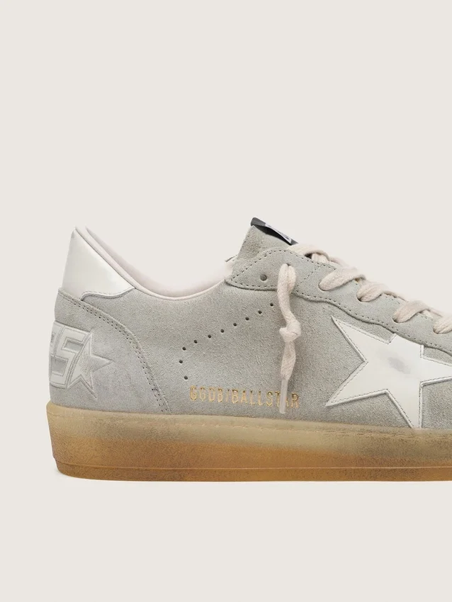 Ball Star pour homme en daim gris clair avec étoile en cuir blanc