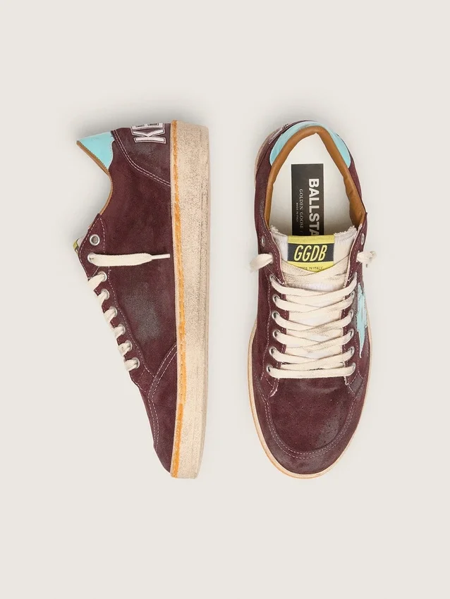 Ball Star pour homme en daim rouge foncé avec étoile et languette de talon bleu clair