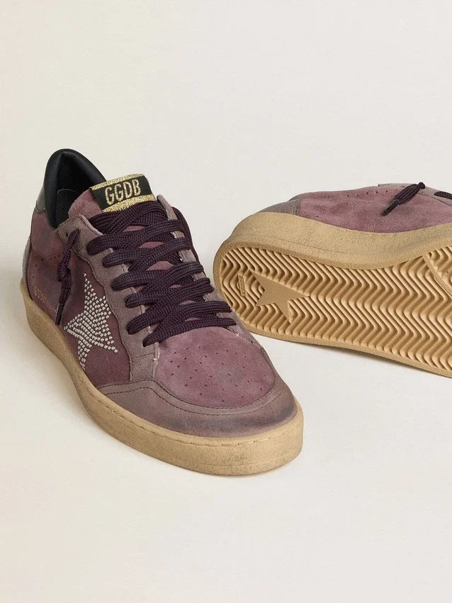 Ball Star pour homme en daim violet avec étoile ornée de clous argentés et languette de talon « naplak » noire