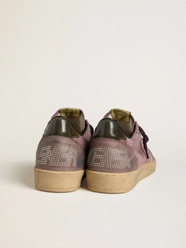 Ball Star pour homme en daim violet avec étoile ornée de clous argentés et languette de talon « naplak » noire