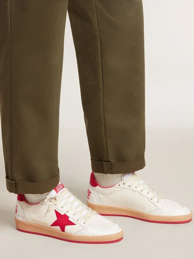 Ball Star Wishes pour homme en cuir blanc avec une étoile rouge et une languette au talon