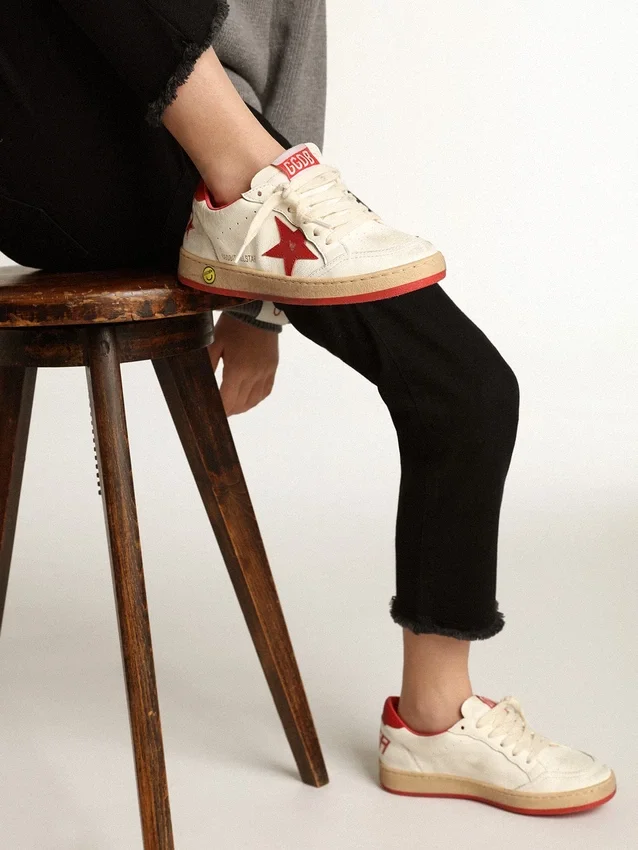 Ball Star Young en cuir nappa avec étoile en cuir rouge et languette au talon