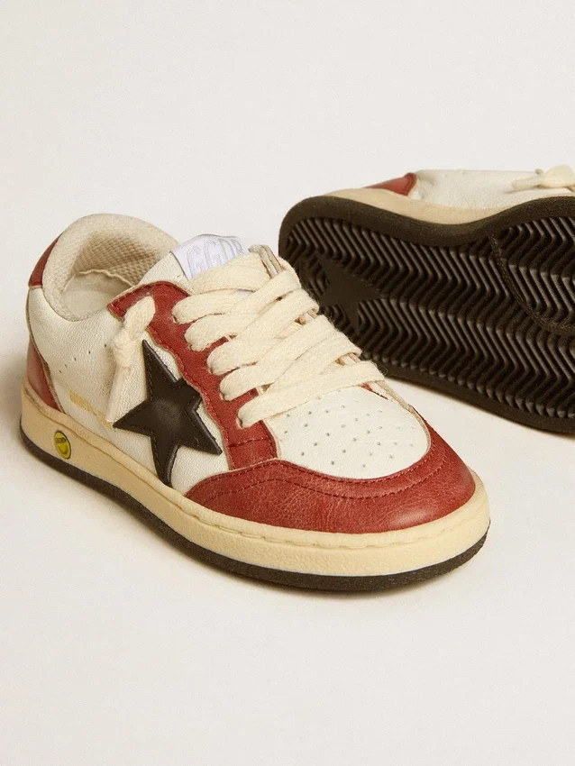 Ball Star Young en cuir nappa avec étoile noire et empiècements en cuir rouge