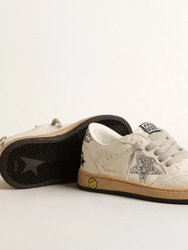 Ball Star Young en cuir nappa avec étoile pailletée argentée et languette au talon