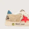 Ball Star Young en daim beige avec étoile rouge et languette de talon bleu clair