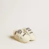 Baskets pour bébé en cuir nappa avec motif de roses roses et étoile en daim blanc