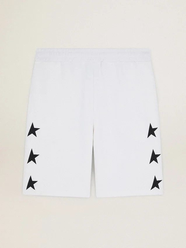 Bermuda blanc vintage pour homme orné d’étoiles noires contrastantes