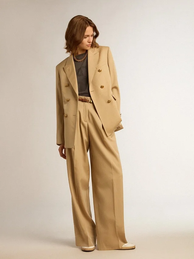 Blazer femme à double boutonnage couleur sable avec boutons héraldiques dorés