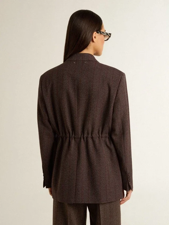 Blazer femme à double boutonnage en laine marron foncé à fines rayures