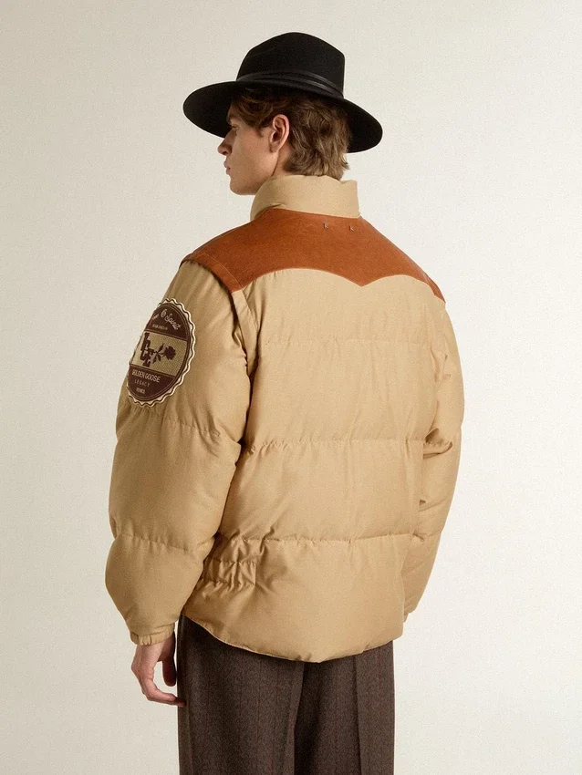 Blouson aviateur beige avec détails en cuir et patchs