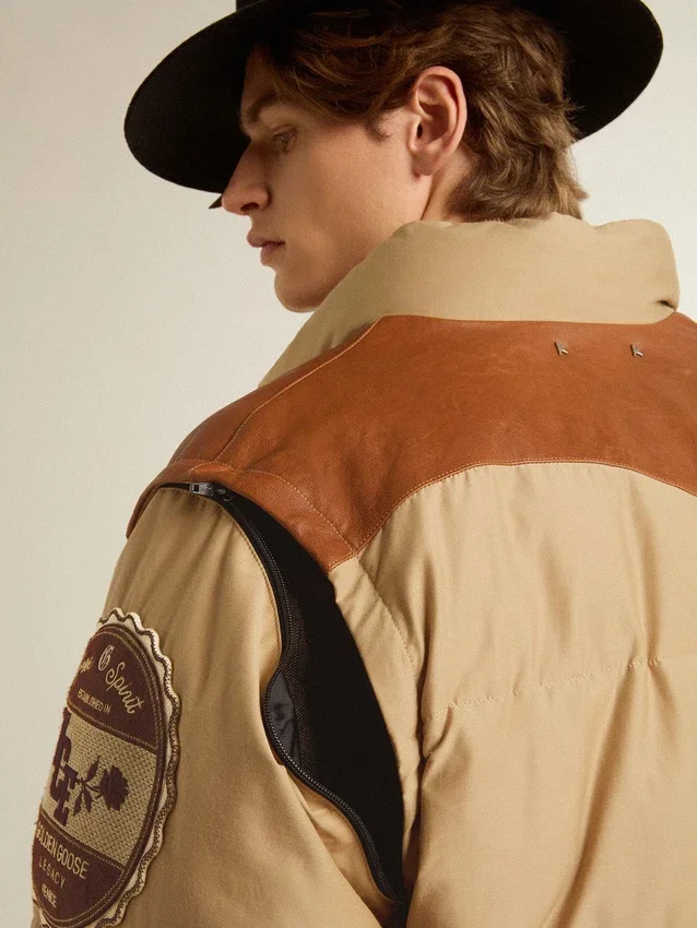 Blouson aviateur beige avec détails en cuir et patchs