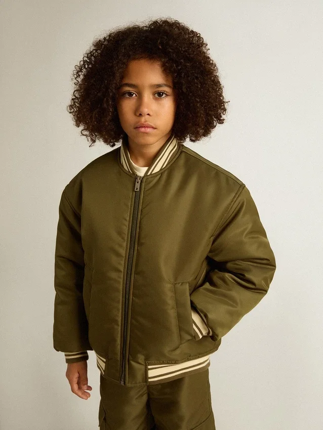 Blouson aviateur en nylon vert militaire pour enfant avec inscription dans le dos