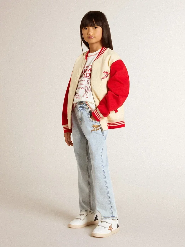 Blouson aviateur pour enfant en coton beige et rouge avec broderie sur la poitrine