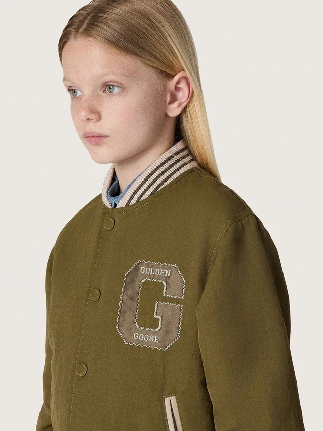 Blouson aviateur unisexe Journey en sergé de nylon vert militaire avec écusson brodé