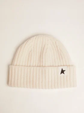 Bonnet en laine blanc avec étoile noire