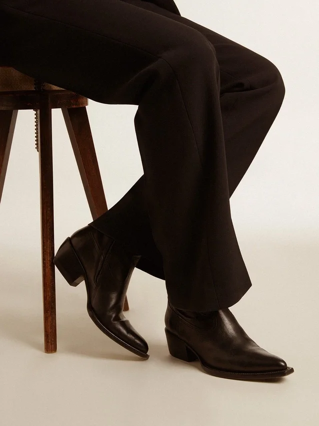 Bottes basses Wish Star en cuir noir avec étoile incrustée ton sur ton