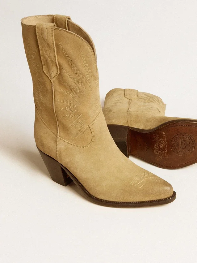 Bottes basses Wish Star en daim ciré couleur sable avec broderie en forme d’étoile