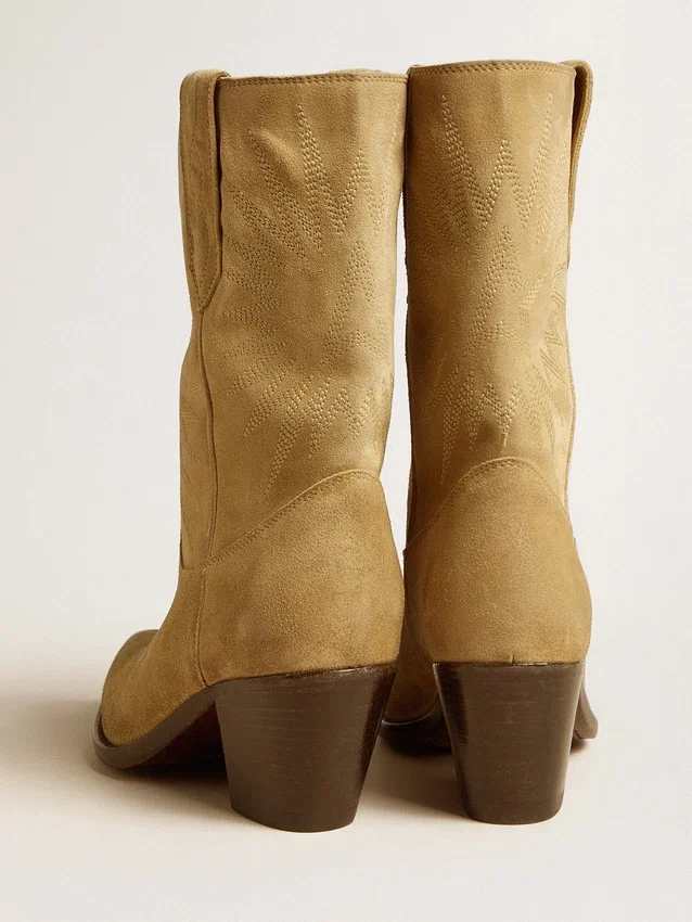 Bottes basses Wish Star en daim ciré couleur sable avec broderie en forme d’étoile
