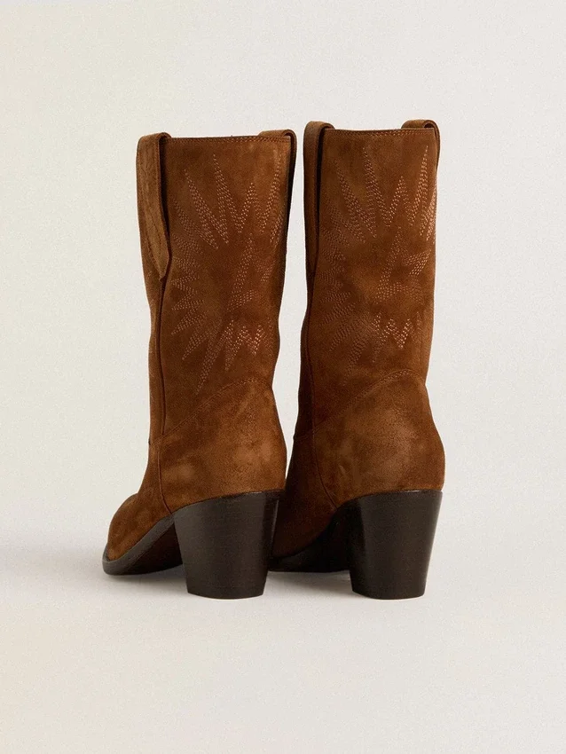 Bottes basses Wish Star en daim cognac avec étoile brodée ton sur ton