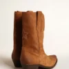 Bottes basses Wish Star en daim couleur cognac avec étoile incrustée