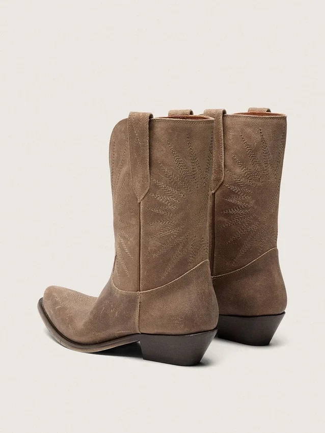Bottes basses Wish Star pour femme en daim gris avec broderie étoilée