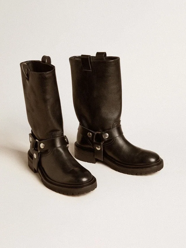 Bottes Kurt en cuir noir brillant avec boucle et clous argentés