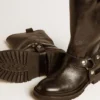 Bottes Kurt en cuir noir brillant avec boucle et clous argentés