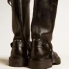 Bottes Kurt en cuir noir brillant avec boucle et clous argentés