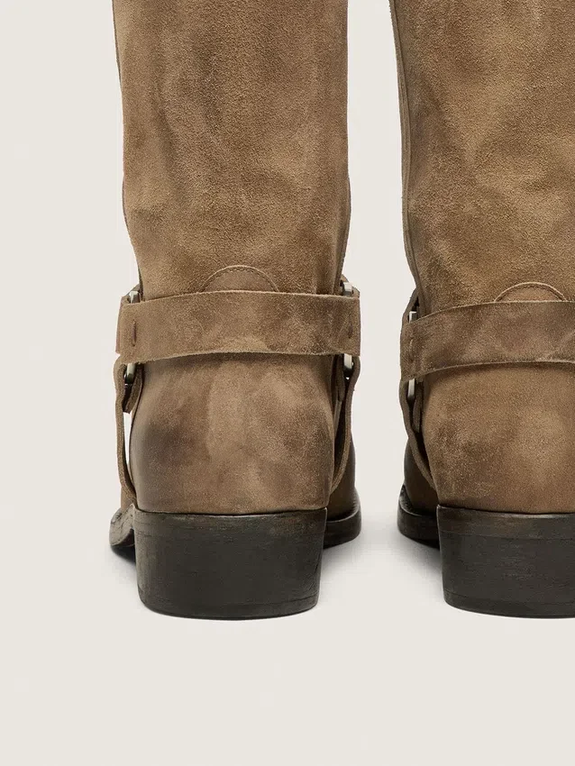 Bottes motardes hautes pour homme en daim ciré beige foncé, avec bride et boucle argentée