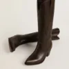 Bottes Wish Star en cuir marron foncé avec étoile brodée ton sur ton