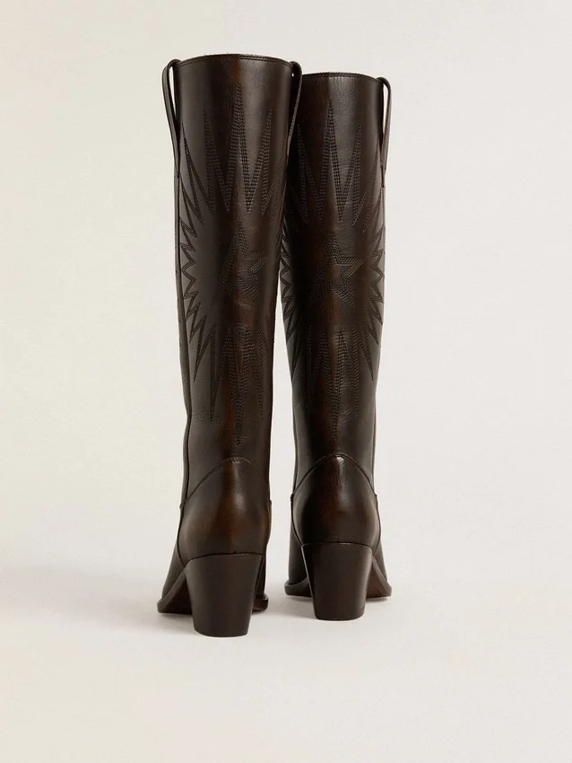 Bottes Wish Star en cuir marron foncé avec étoile brodée ton sur ton