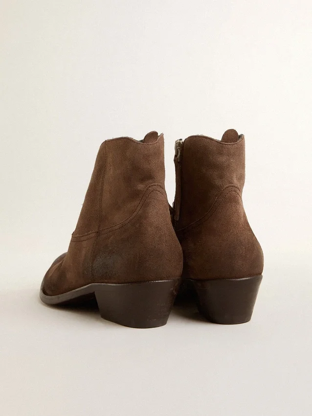 Bottes Young en daim marron foncé