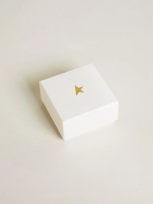 Breloque en forme de lettre H en laiton doré avec cristaux